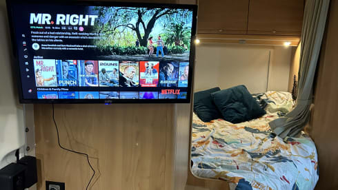 BeeHappy Motorhome Hire 🐝 – Beautiful 4 berth motorhome perfect for a couple or small family. 