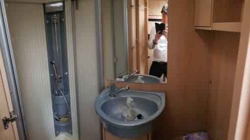 Nice handy camper for 5 to 6 people for rent