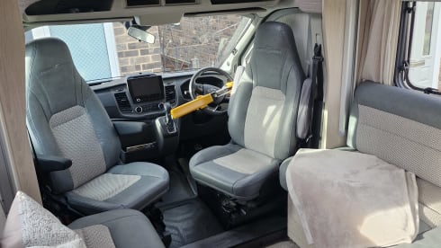 Freddie – 4 berth Ford F60, 2021 plate