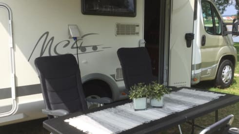 Lowieke – Clean and spacious family camper!