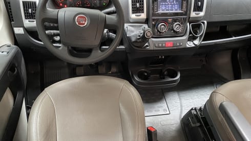 4p Chausson 711 semi-integrated from 2019