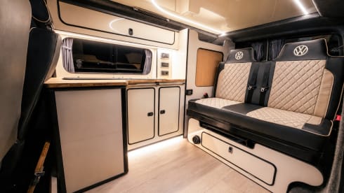 Oakley – Premium VW T6.1 Campervan 2021 — Hefdak, slaapplaatsen voor 4 personen