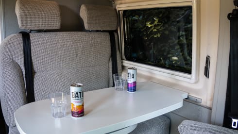 CG10 – 4-person Hymer bus from 2024