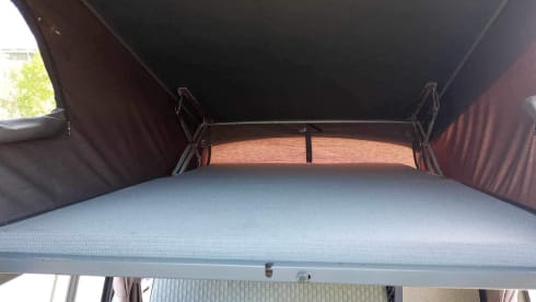 De blauwe reiziger – 4p Volkswagen campervan from 1993