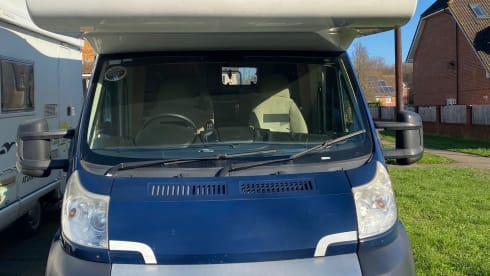 Swift  – 5 berth Swift bus from 2014,insurance,included
