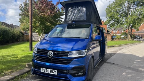 Bluey – 4 berth Volkswagen campervan from 2020