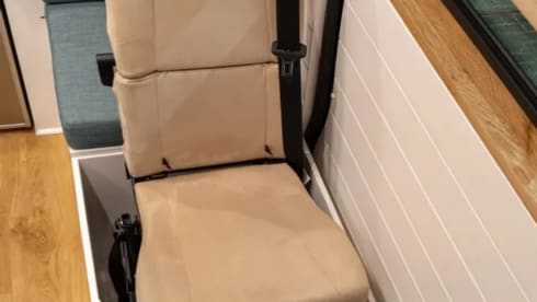 CamperHan  – CamperHan! 2020 VW Crafter, auto, newly converted 4 berth with pop top 