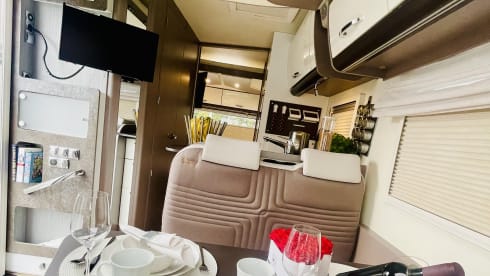 4. LeySi – Luxury mobile home Bürstner Lyseo TD744 Harmony