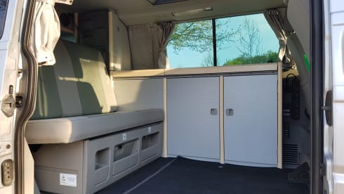 Beautiful and powerful T4 Volkswagen camper bus
