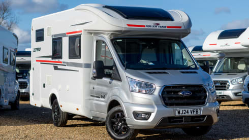 VFB – Huge Garage 4 Berth Motorhome