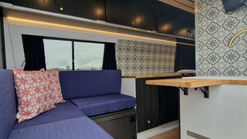 Effie – 3 berth Mercedes-Benz campervan