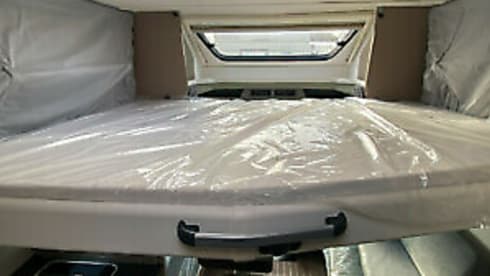 CAMPER – Camper Semintegrale con Letto nautico