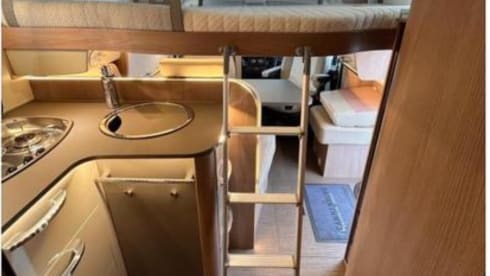 Jelle  – 4pers burstner semi-integrated with queen bed