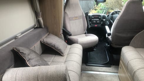 BETTY – ELDDIS VOGUE 155