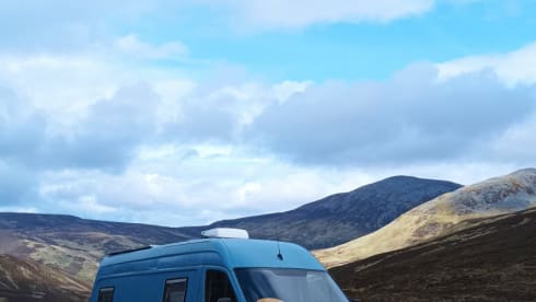 Boots – 2p Mercedes-Benz bus from 2014