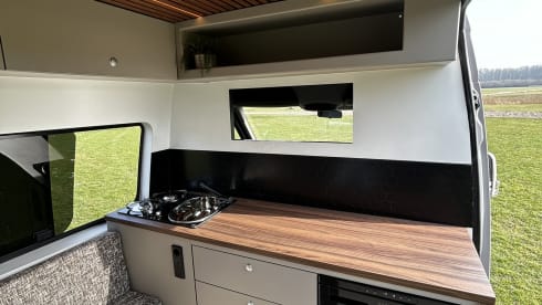 Time Out Campers – 2p Mercedes-Benz bus from 2010