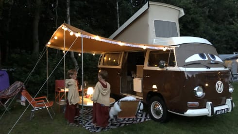 Bob – Bob the retro volkswagen T2a camper bus