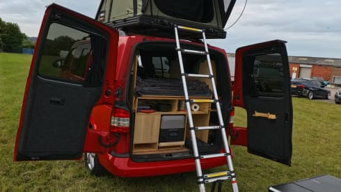 Poppy – 4 berth Volkswagen campervan from 2011