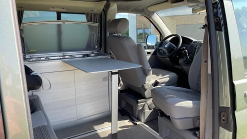 California  – 4 pers. Volkswagen bus camper