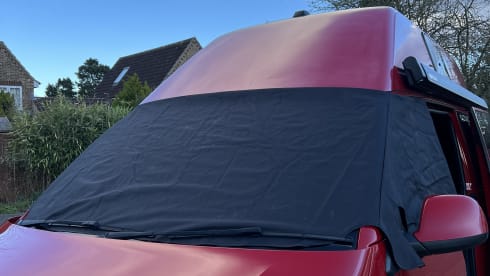 Dolly Daze – 2 berth Volkswagen campervan from 2021