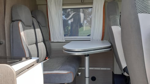 Amazone – Charming 2 person Citroen Jumper Bus camper