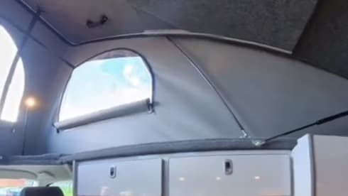 Rocco – 4 berth Volkswagen T6 Transporter campervan 2017
