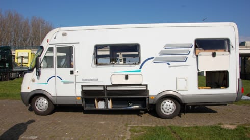 Macarena – Camper with many extras, integral