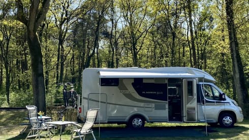 4 person modern and spacious, well-equipped camper.