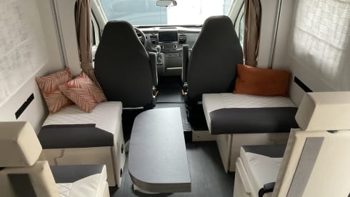 4p Challenger semi-integrated uit 2024