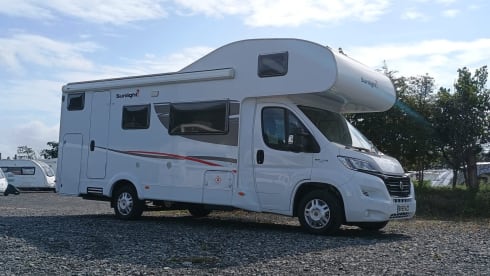 Beluga – Sunlight A72  - 6 Berth Motorhome Insurance Included