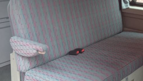 Nugget – On an adventure with a cozy camper 'the Nugget'
