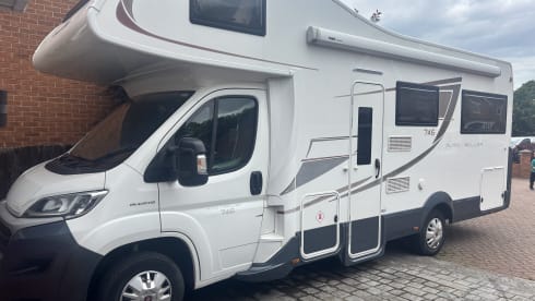 VanGough – 6 berth Fiat alcove from 2019