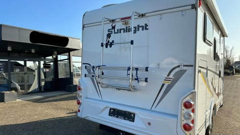 3p Sunlight semi-integrated off grid camper