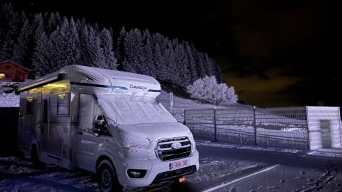 Luxe gezinscamper – Chausson 720 Titanium Premium Nordic Edition