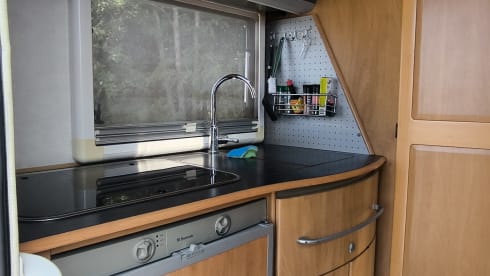 B544 – 6-seater Hymer integrated from 1999