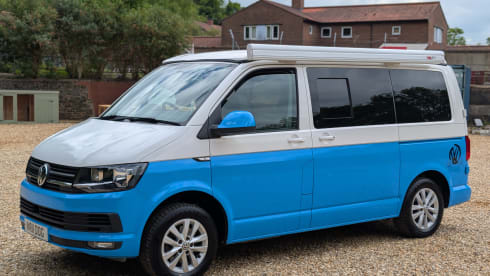 Victor – 4 berth Volkswagen campervan from 2017