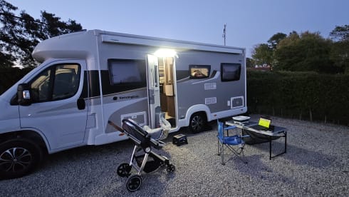 Compass – Stunning 6 berth 6 belt