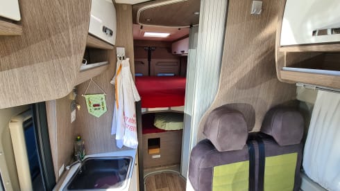 Pössl Roadcruiser Revolution automatic family van