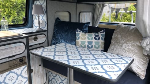 Retro Rentals Henley – 1984 Retro Volkswagen T25 - Little Betty Blue. (Newly Restored)