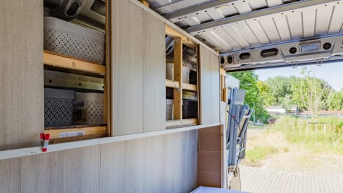 De vrijbuiter – 2p Peugeot camper van L 3/H2 from 2012