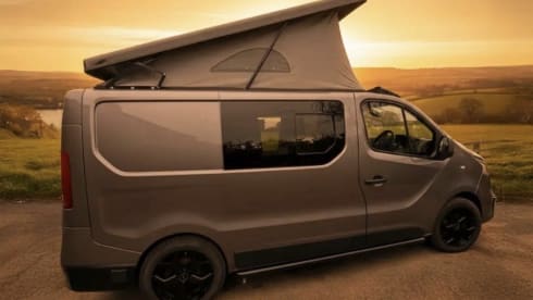 Arnie – 4 berth Renault campervan from 2018