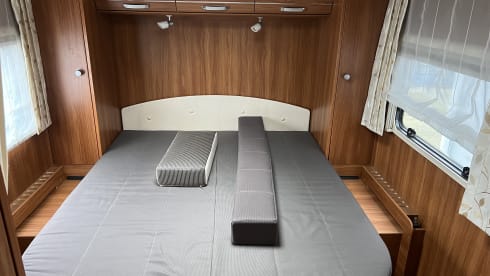 Sjors – Fiat Ducato Dethleffs Queens bed