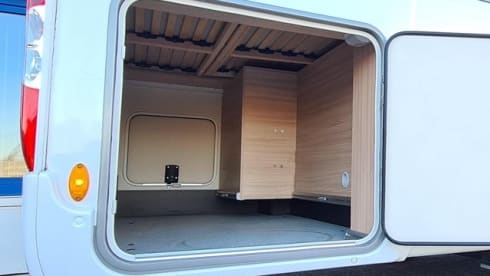 Luxurious & beautiful Bürstner 4 persons from 2019 ZGAN