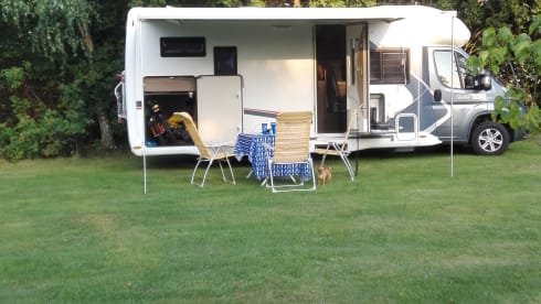Beautiful luxury family camper Challenger Prium XG with powerful engine