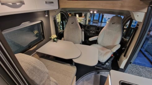 C15 – 2-Personen-Dethleffs-Bus aus dem Jahr 2025