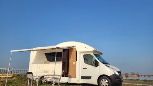 4p Renault semi-integrated from 2016