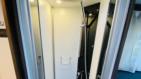 Spacious camper from 2021, ideal for a family or couple