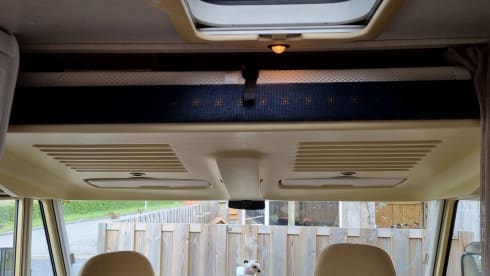 Foxy Adventure – 4p Hymer integrated from 2002 with many extras