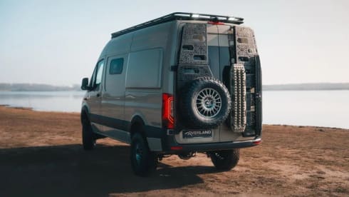 The Beast – 4-sitziger Mercedes-Benz Bus ab 2025