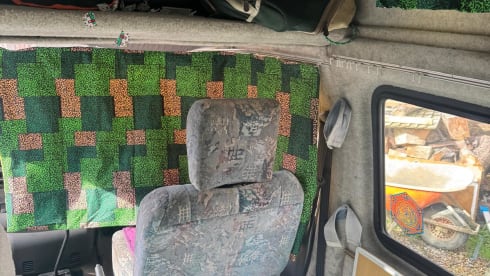 Bertie – 4 berth Ford campervan from 2000